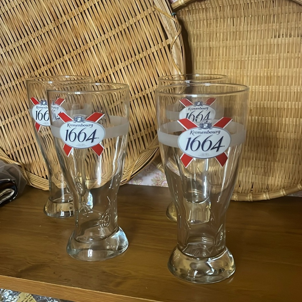 😄Kronenbourg beer glasses set of four